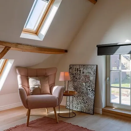 Huswell - Charming In The Green Neighbourhood Of